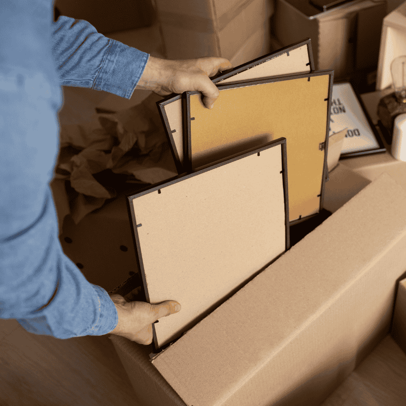 meubles stockés dans des cartons à saint vincent de tyrosse